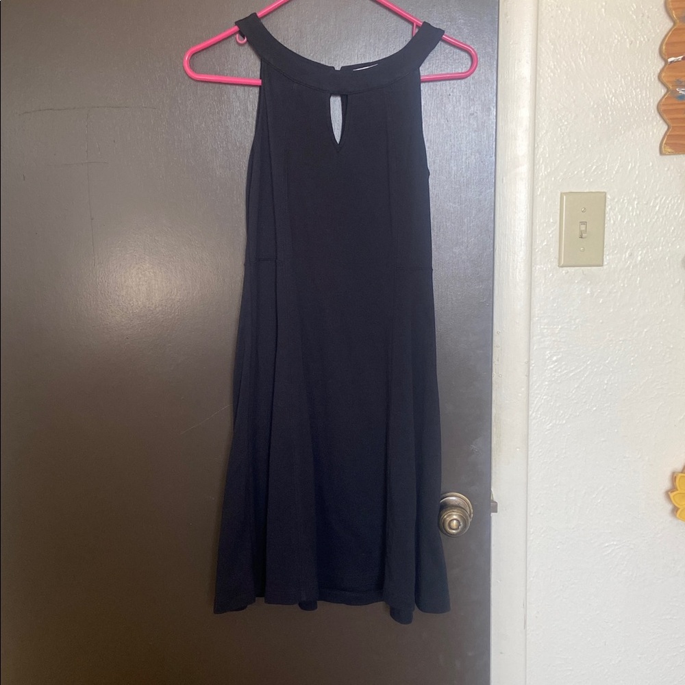 Elegant Black Sleeveless Dress